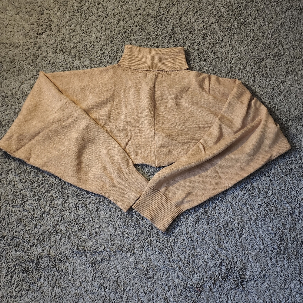 New with Tags Camel Turtleneck Crossover Cropped Sweater Size Large